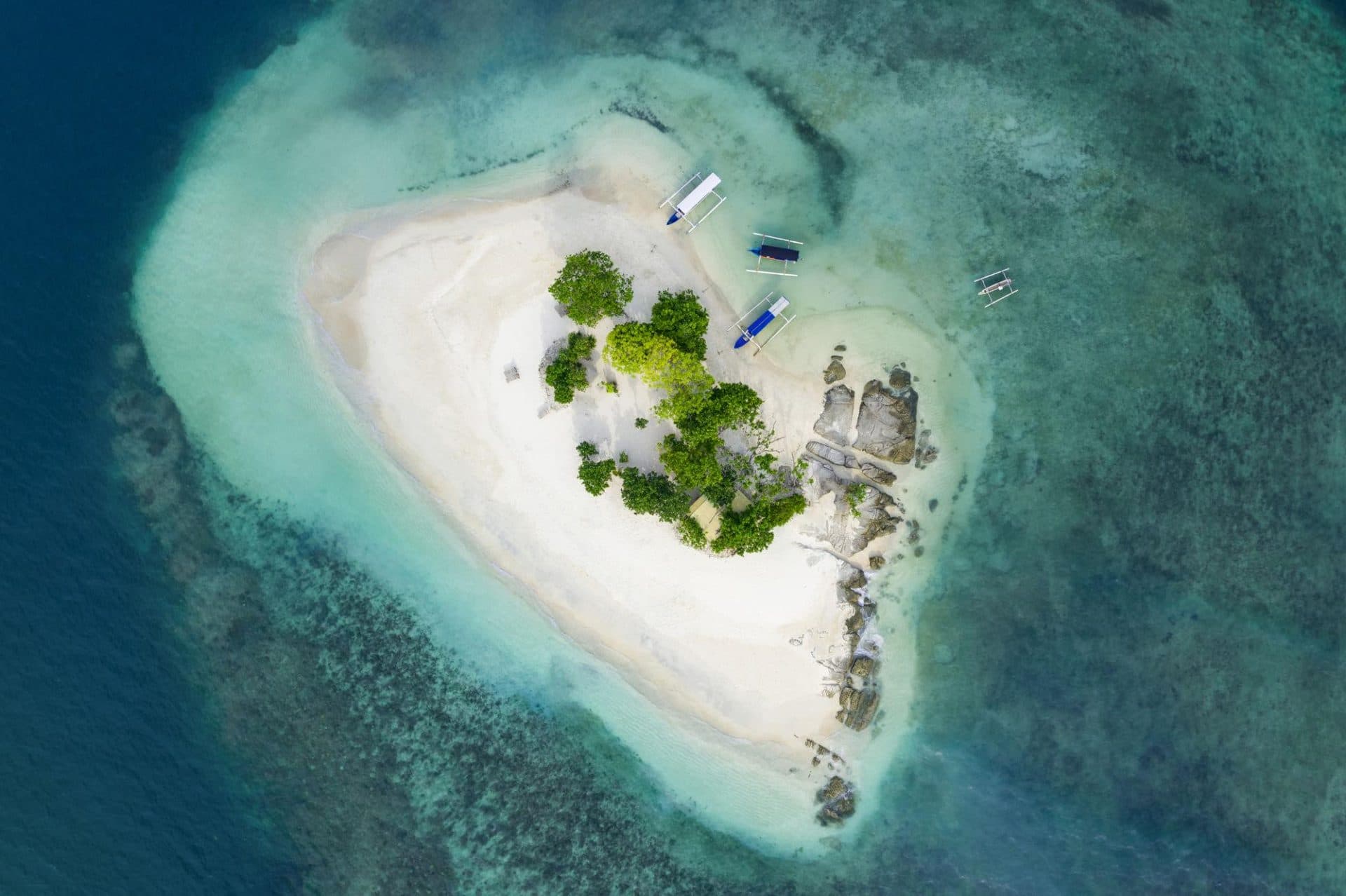 Bird’s-eye view of Gili Kedis