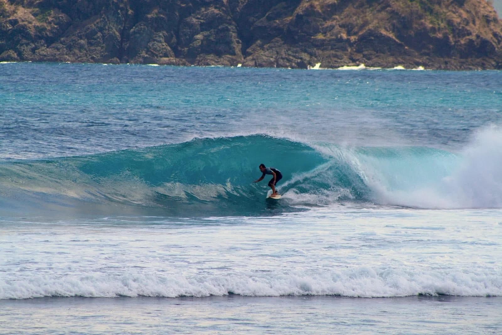 Reef wave at Mawi