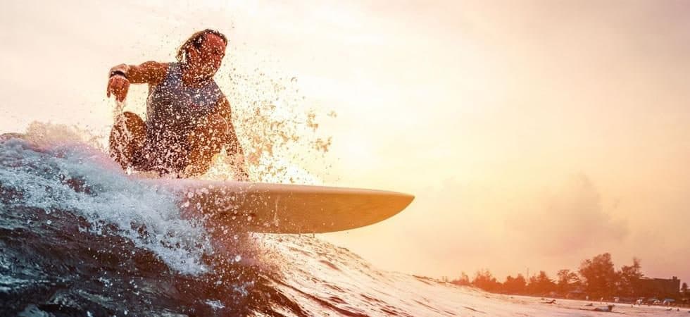 Sunset surf spray